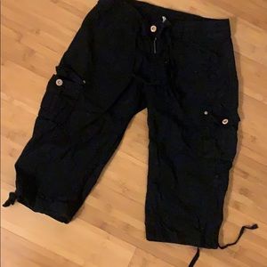 NWOT Capri Arizona cargo pants